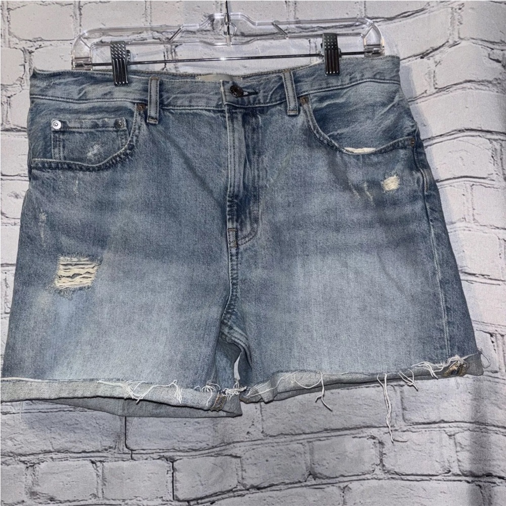 Everlane Women’s High Rise Distressed Denim Light Wash Mom Shorts Pockets Sz 31